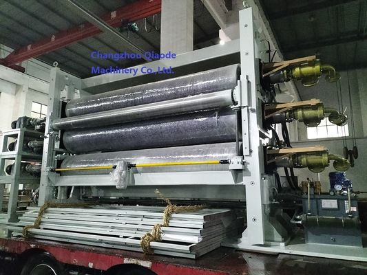 450 × 2920 آلة تقويم ثلاث أسطوانات سرعة 150 م / دقيقة